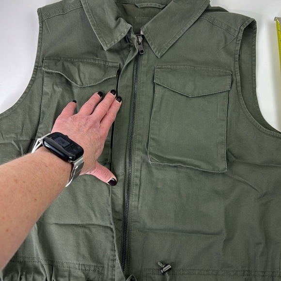 A New Day Green Tactical Utility Vest - Picture 8 of 10